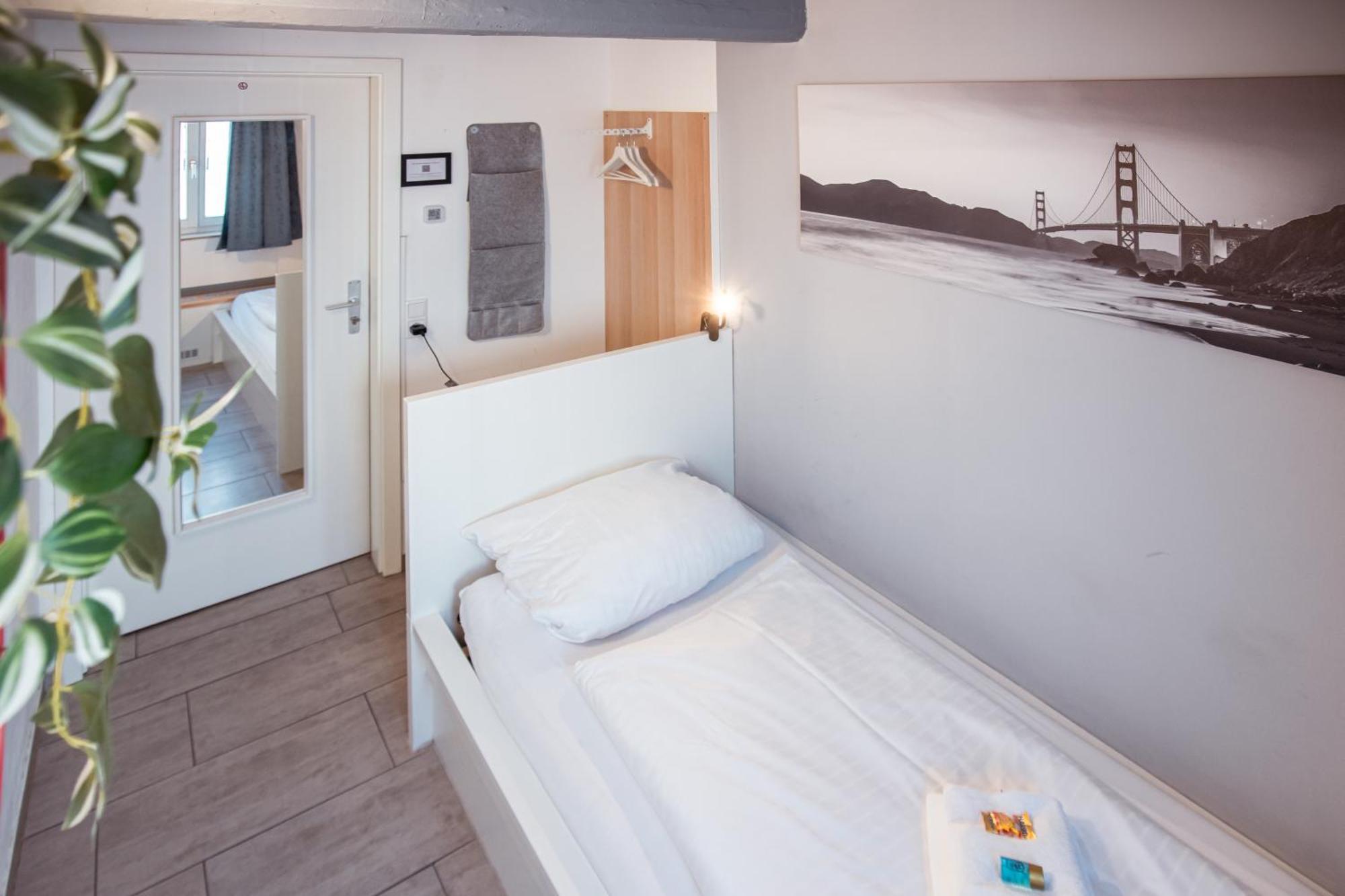 Haus99 Budget Pension & Apartments Fürth 外观 照片