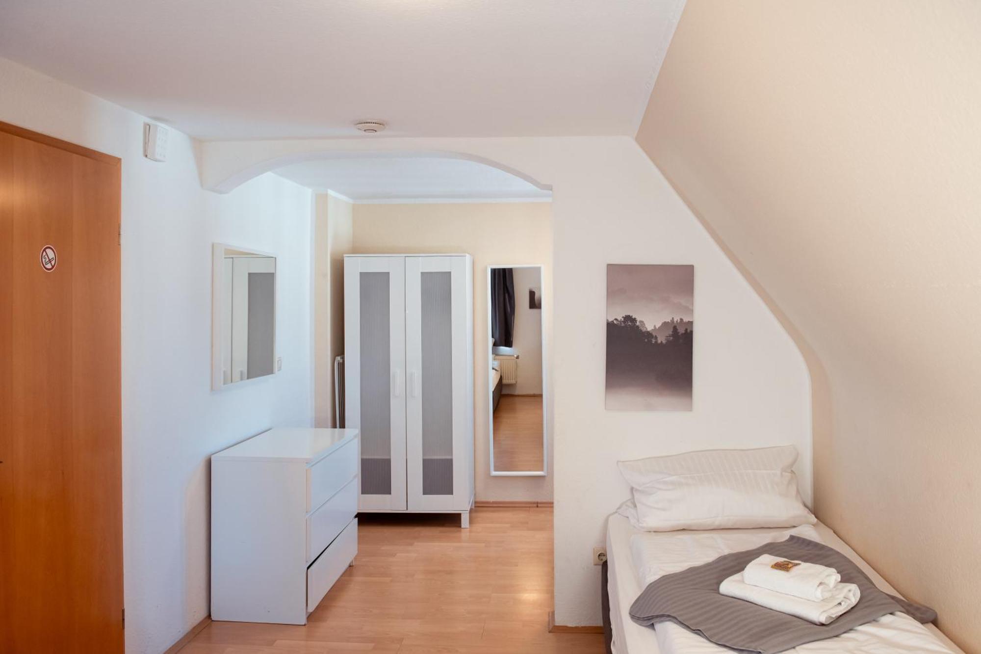 Haus99 Budget Pension & Apartments Fürth 外观 照片